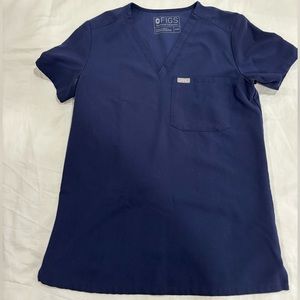 Figs scrub top